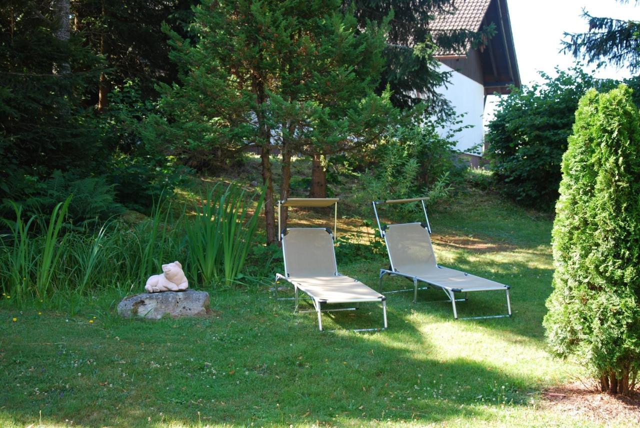 Landgasthof Zum Dorfkrug Hotel Häusern Exterior foto