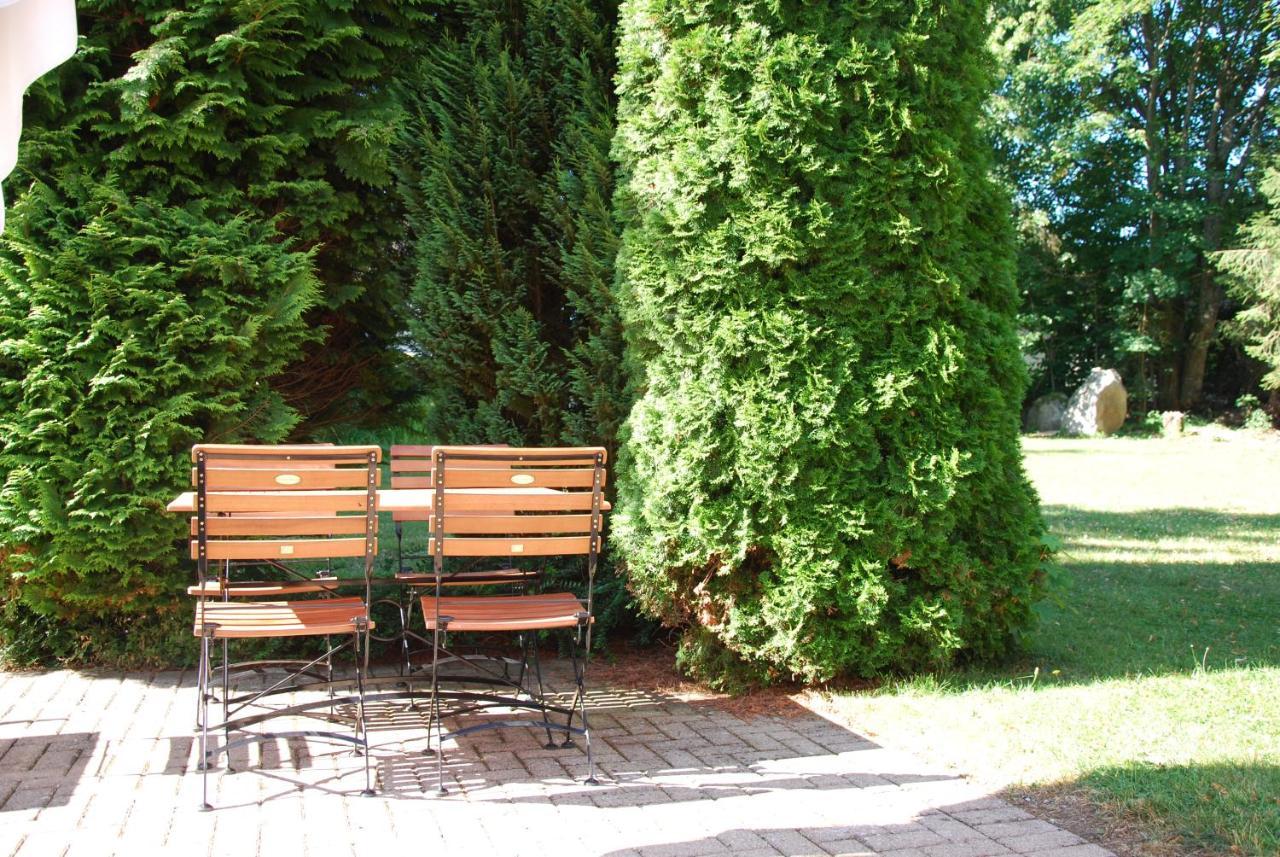 Landgasthof Zum Dorfkrug Hotel Häusern Exterior foto